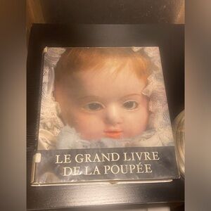 Vintage Le Grand Livre De La Poupee Doll Book #C